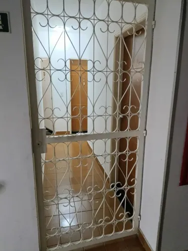 Vendo Portões de Ferro