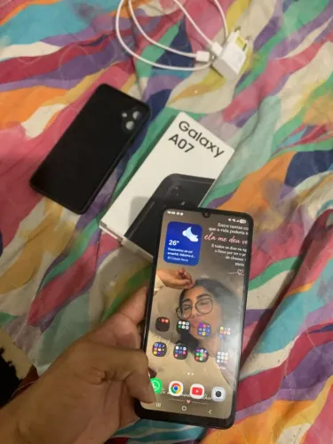 Samsung Galaxy A07 con caixa carregador e capinha película e carregador