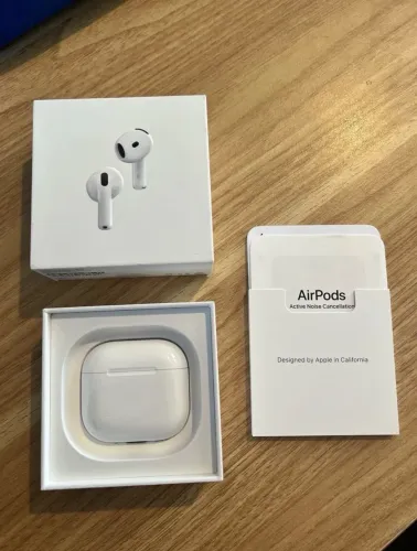 Air pods 4 com cancelamento de ruído