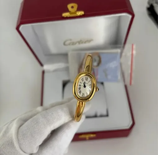 Relógio Cartier Bangle Dourado - Elegância e Sofisticação