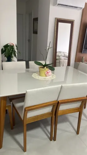 Mesa e cadeiras- recém compradas! Excelente estado
