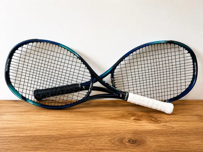 Par de Yonex Ezone 100 300 g (L3)