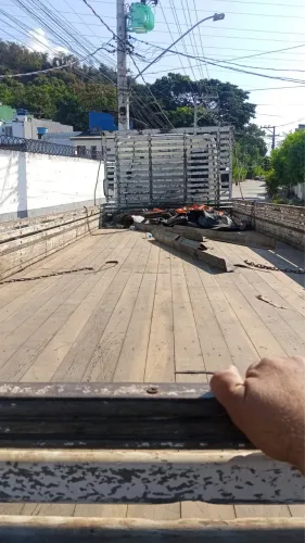 Carroceria Truck 8.30 Aberta a propostas e negociações.