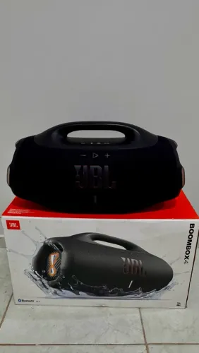 Caixa de som JBL BOMBOX 