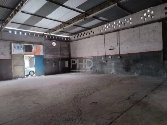 Galpão Comercial à Venda no Parque São Vicente  Mauá | 307 m² de Área Construída