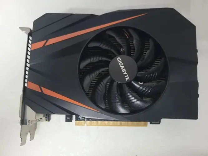 Placa de video gtx 1060 3GB Gigabyte