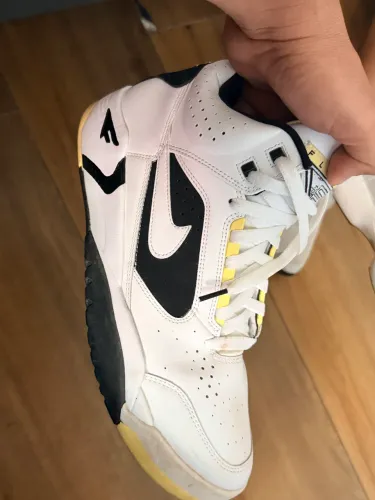 tênis Nike Air Flight Lite Mid em couro branco 42