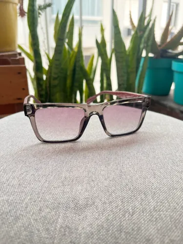 Óculos Modelo quadrado Degradê