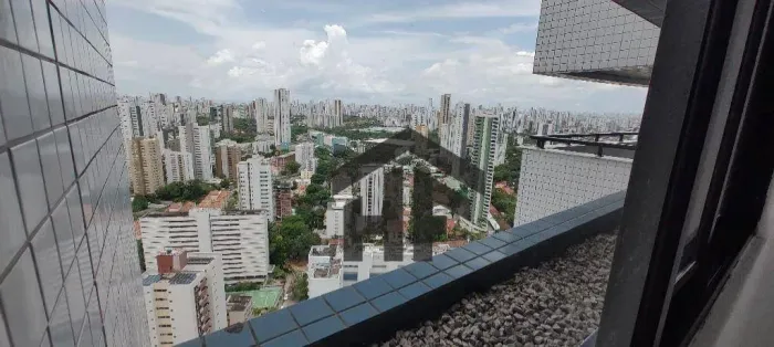 Apartamento de 198m² para alugar, com 4 suítes, localizado em Casa Forte, Recife - Pernamb