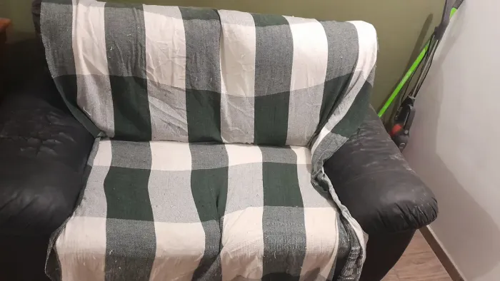 Cama de casal e sofá 2 lugares