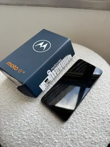 Celular Motorola E22