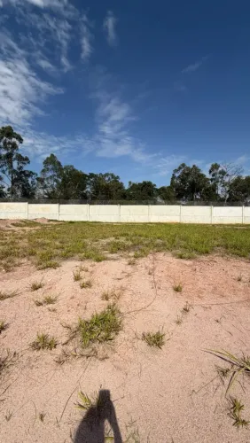 Terreno com 420m2 à venda no Condominio Portal dos Lagos - Corrupira - Jundiai