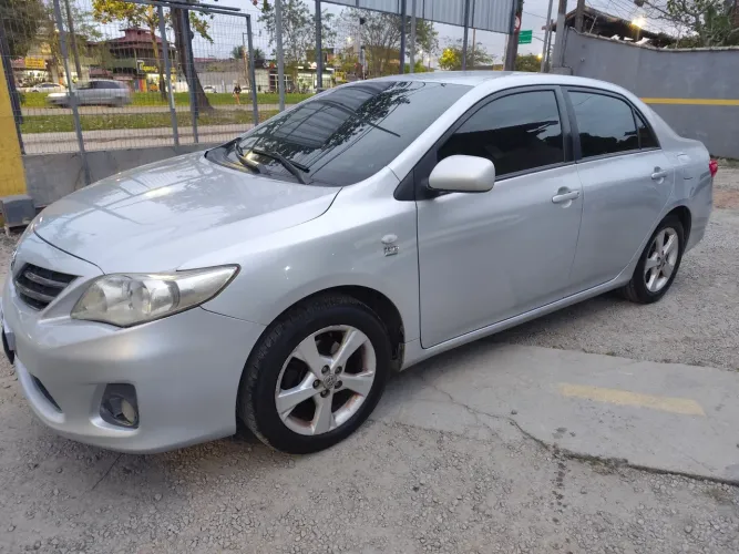Toyota Corolla GLI 1.8 Flex 16V Aut. 2013