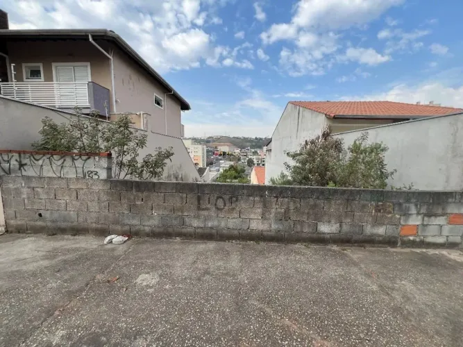 TERRENO À VENDA NO PORTAL DOS IPÊS!