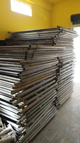PEÇAS DE ANDAIMES 1,5m