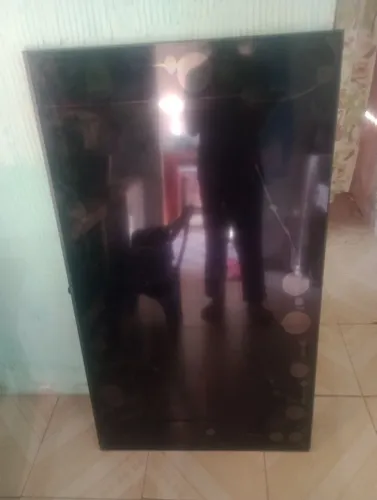 Tv com tela trincada 65""