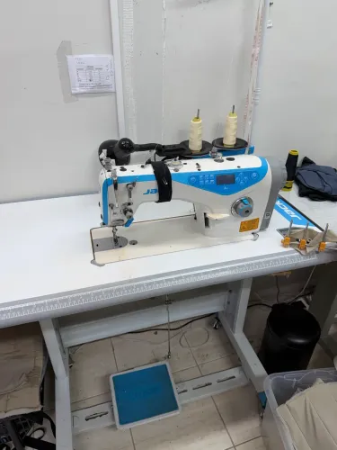 Máquina de costura Reta Jack A4