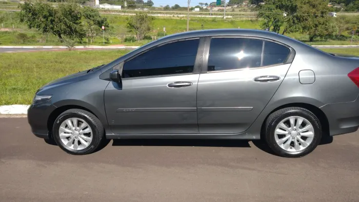 Honda City Sedan LX 1.5 Flex 16V 4P Mec. 2013