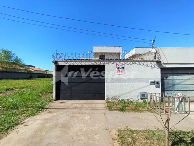 Casa - Av. Alexandre P. Lima - Jardim Flamboyant  Senador Canedo - GO - 4182