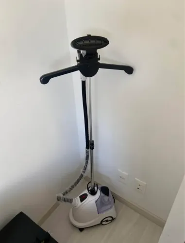 Passadeira de roupas a vapor