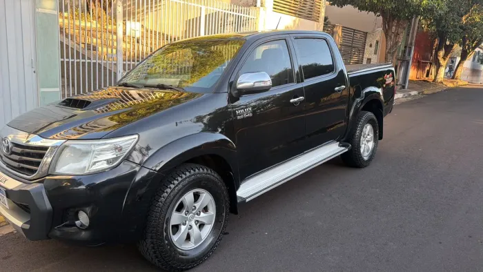 Toyota Hilux CD SRV D4-d 4X4 3.0 TDI Diesel AUT 2013