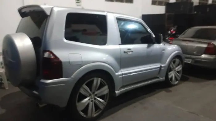 Mitsubishi Pajero GLS Hpe/hpe Full 3.8 233cv 3P AUT 2005