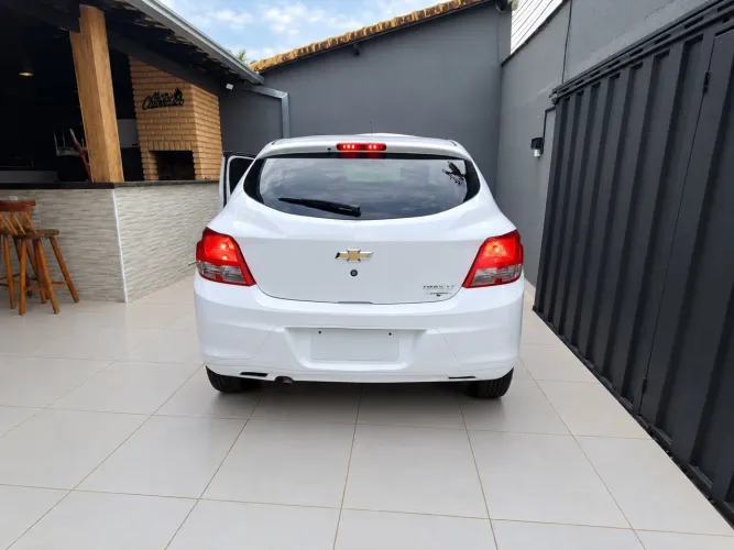 Chevrolet Onix Hatch LT 1.0 8V Flex Power Mec. 4P 2016
