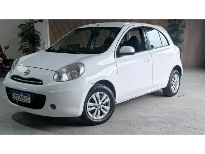 Nissan March SR 1.6 16V Flex Fuel 5P 2014