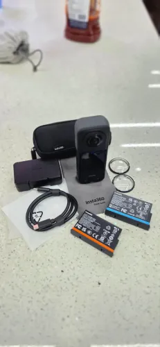 Insta360 X5