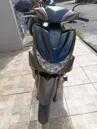 Moto semi nova