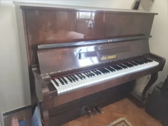 Piano Fritz Dobert