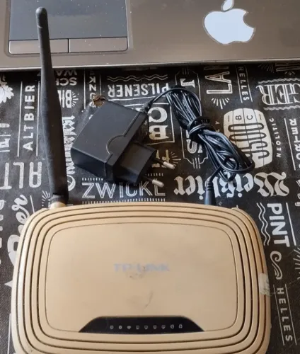 Roteador tp link TL-WR740N VER 4.2.1, USADO E AMARELADO COM O TEMPO 