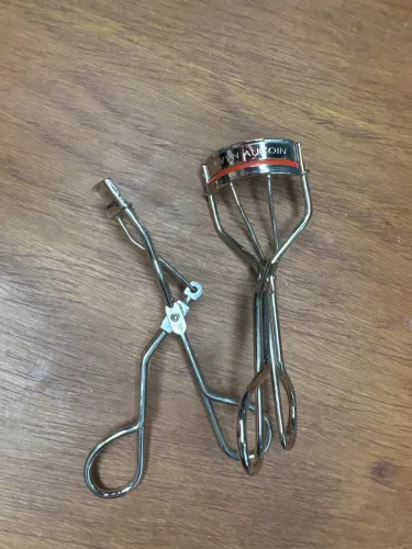 Curvex (curvador de cílios) Kevyn Aucoin + mini curvex japonês Chicca 