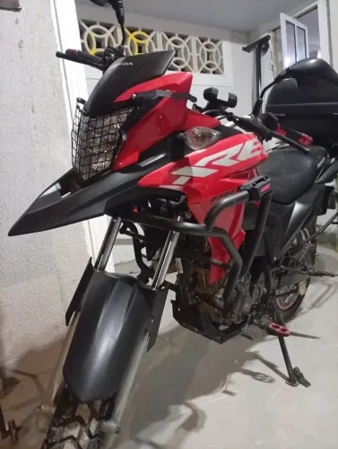 Vendo XRE 190 com 6.500 rodados moto nova
