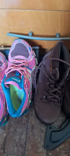 Vendo tenis e bota mesmo número perfeito estado