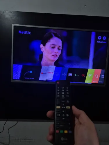 ?TV Smart LG 32" (Entrego, passo cartão e parcelo) - Ótimo estado!