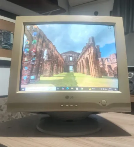Monitor Antigo de Tubo Lg 710e