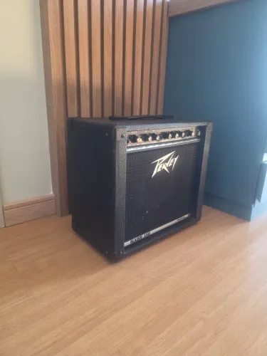 Amplificador de guitarra Peavey Blazer 158,