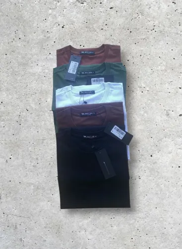 Camisetas Básicas 2 por R$ 75