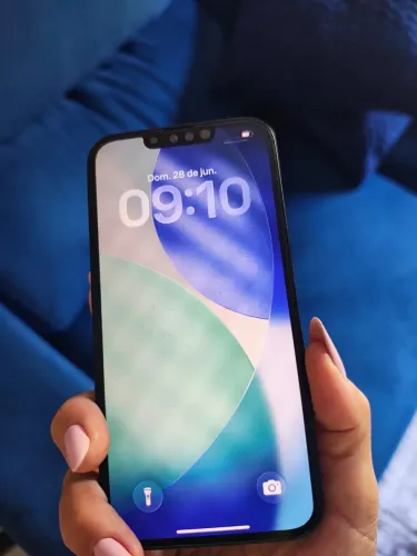 iPhone 14 impecável