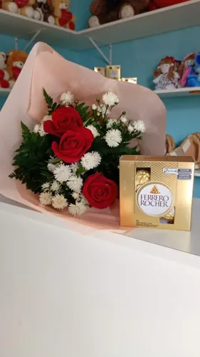 Buquê de Rosa + Ferreiro rocher