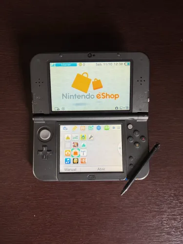 Nintendo New 3DS XL com Tela IPS + Caneta Stylus