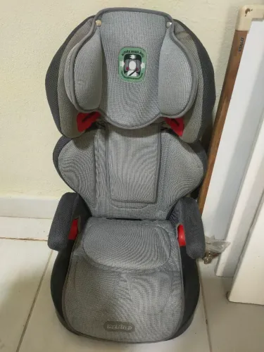 Cadeira de segurança automóvel 