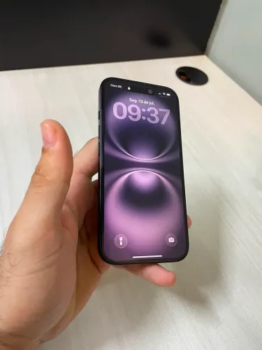 iPhone 16
