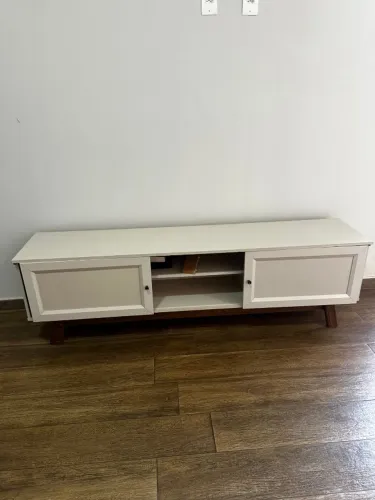 RACK PARA TV OFF WHITE