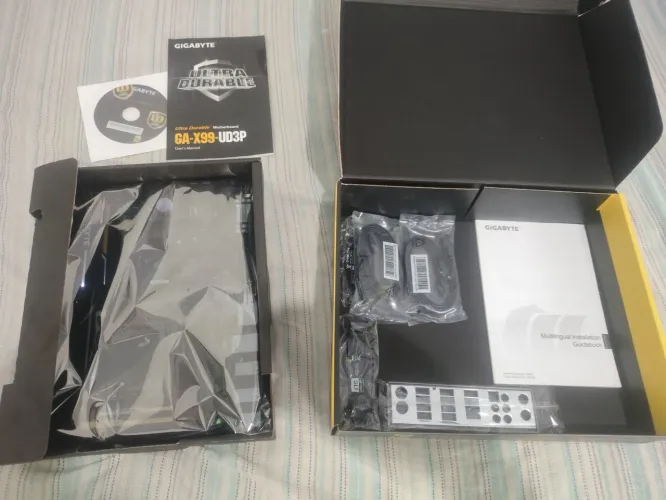 Placa-mãe Gigabyte GA-X99-UD3P Nova Lacrada | LGA 2011-3 | DDR4