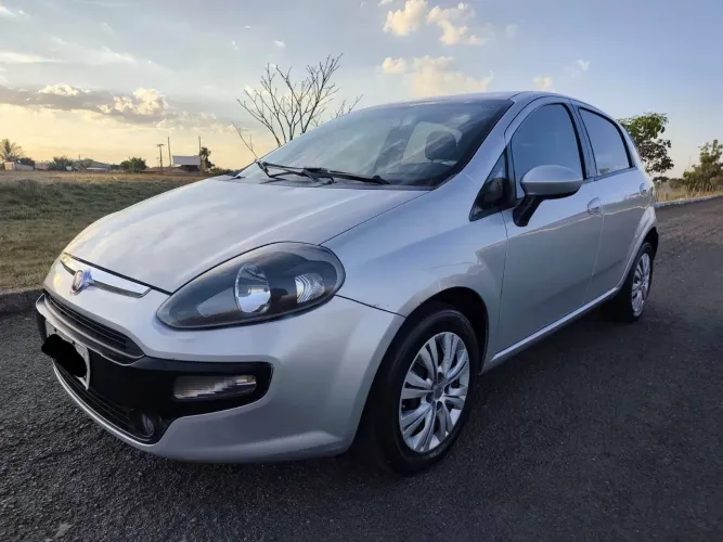 Fiat Punto Attractive Italia 1.4 F.flex 8V 5P 2013