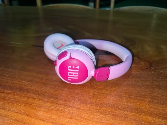 Fone de ouvido JBL 320BT JR rosa