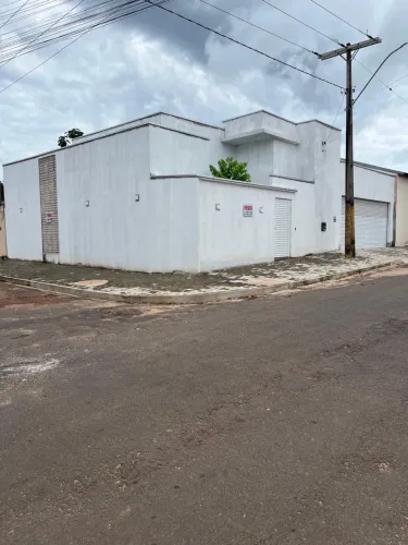 Residência de alto padrão a venda.