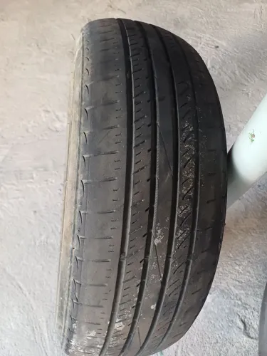 Pneus 185 65 15 com desgaste lateral